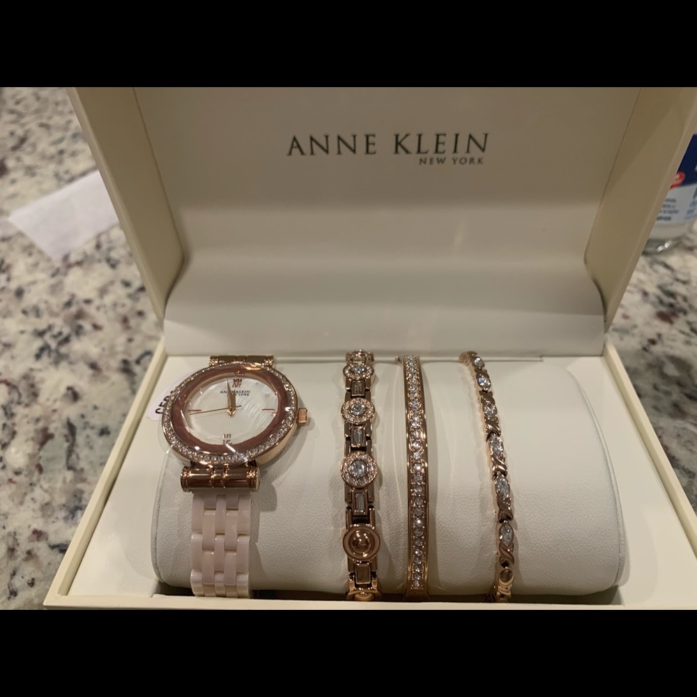 Anne klein New York Ceramic Bracelet Watch Set